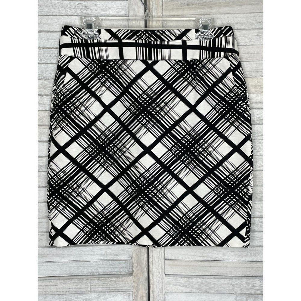 𝅺The Limited Black & White Plaid Mini Skirt With Pockets Size 8